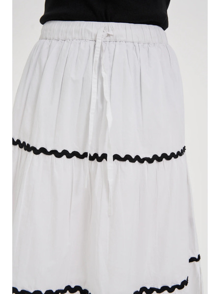 Moodo Дамска пола Moodo - бяла