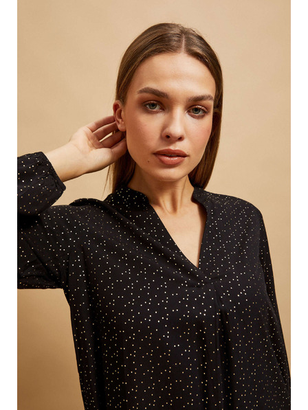 Moodo Черна риза с V-образен деколте Moodo