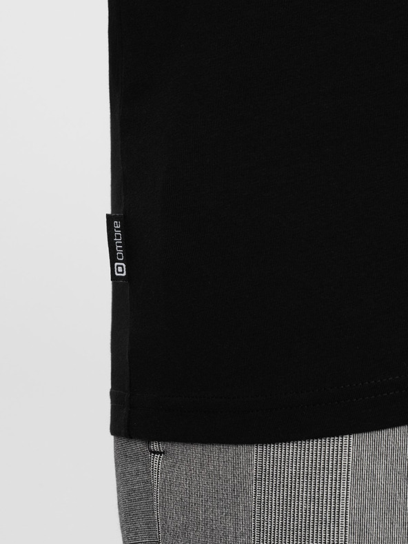 Ombre Clothing Черна мъжка тениска с V-образно деколте Ombre Clothing