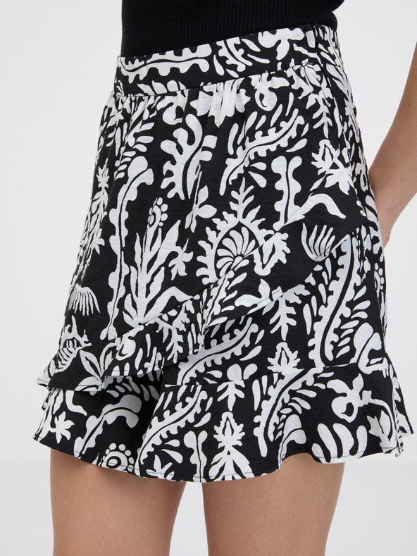 Orsay Черни дамски къси панталони с волани ORSAY