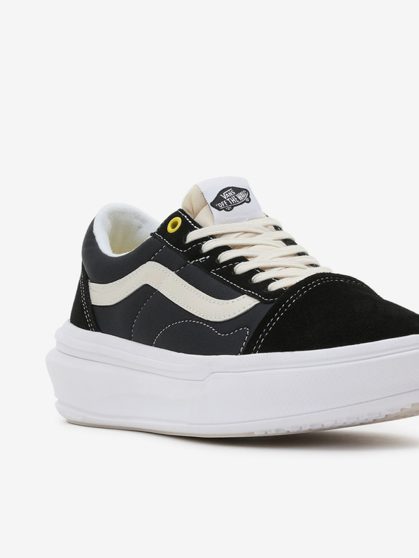 Vans Черни дамски маратонки на платформа VANS UA Old Skool Overt CC