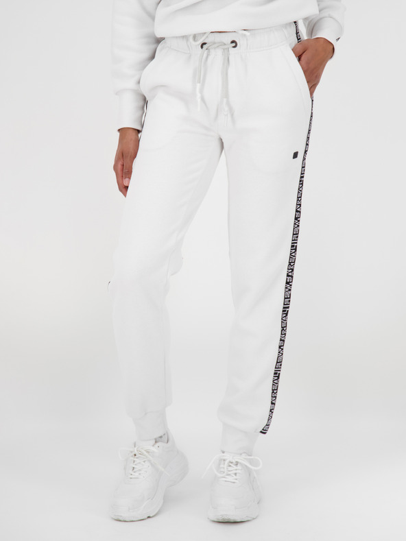 Alife and Kickin Бели дамски спортни панталони с ламп Alife and Kickin