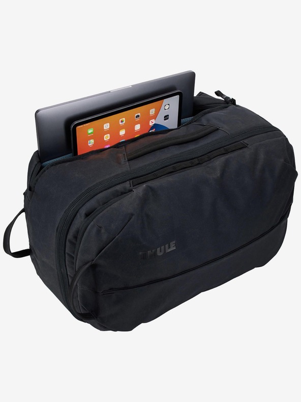 Thule Черна пътническа раница Thule Aion 40 л