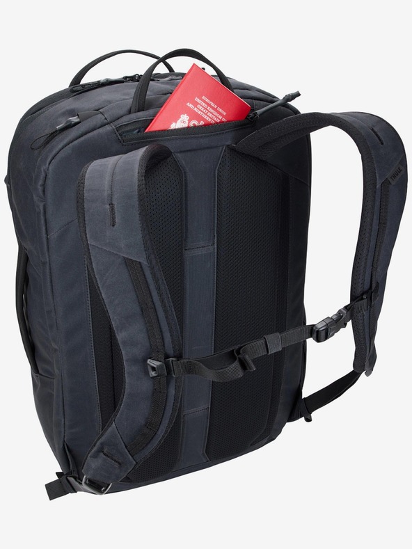 Thule Черна пътническа раница Thule Aion 40 л