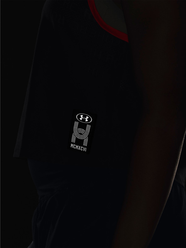 Under Armour Дамски потник Under Armour Run Anywhere Tank