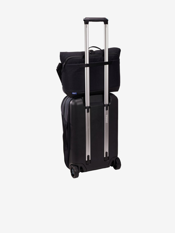 Thule Черна чанта за рамо Thule Paramount с обем 14 л