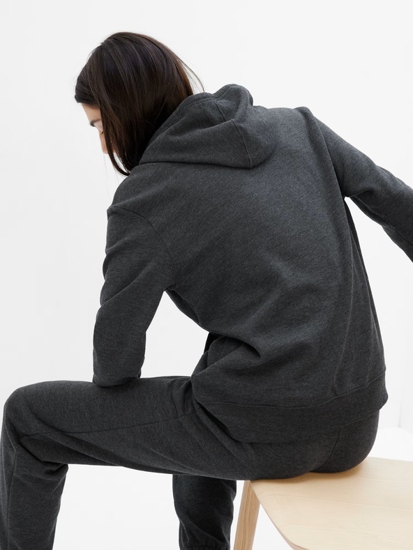 GAP Суитшърт с логото на GAP