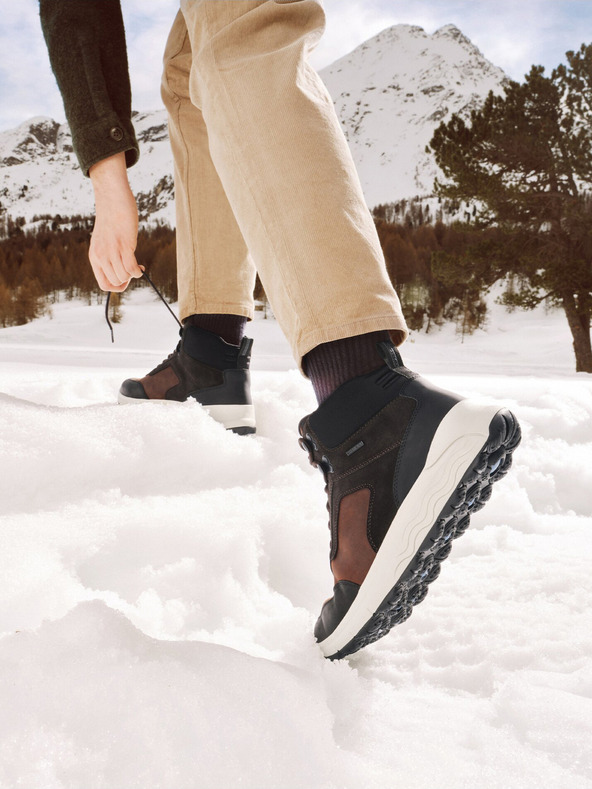 Geox Кафяви мъжки боти Geox Spherica 4X4 Abx