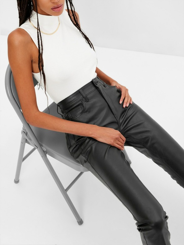 GAP Кожени панталони slim с висока талия GAP
