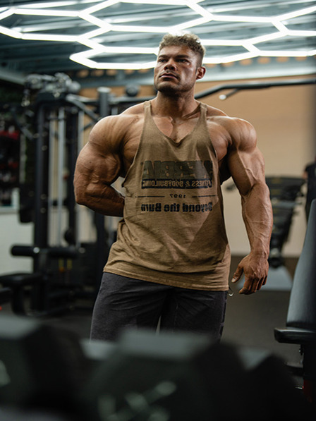 Nebbia Изтрит oversized топ MAX OUT 359