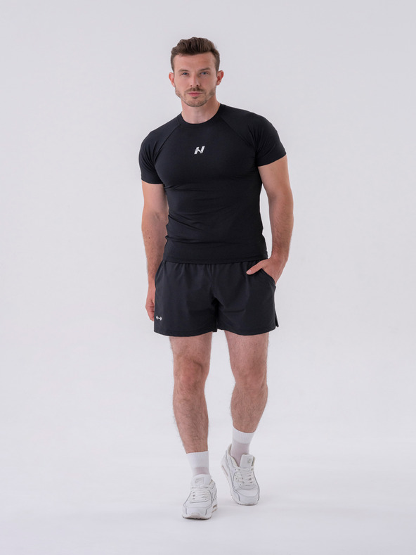 Nebbia Функционална тениска с тънък профил 324