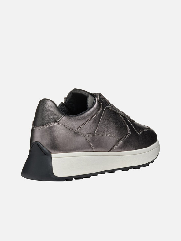 Geox Сребристи дамски маратонки Geox Amabel