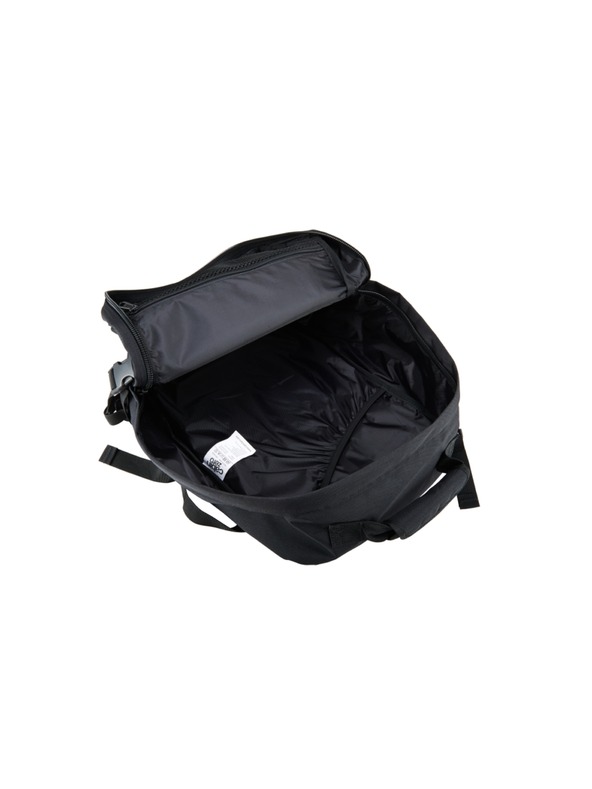 CabinZero Черна унисекс раница CabinZero Classic Absolute Black (28L)