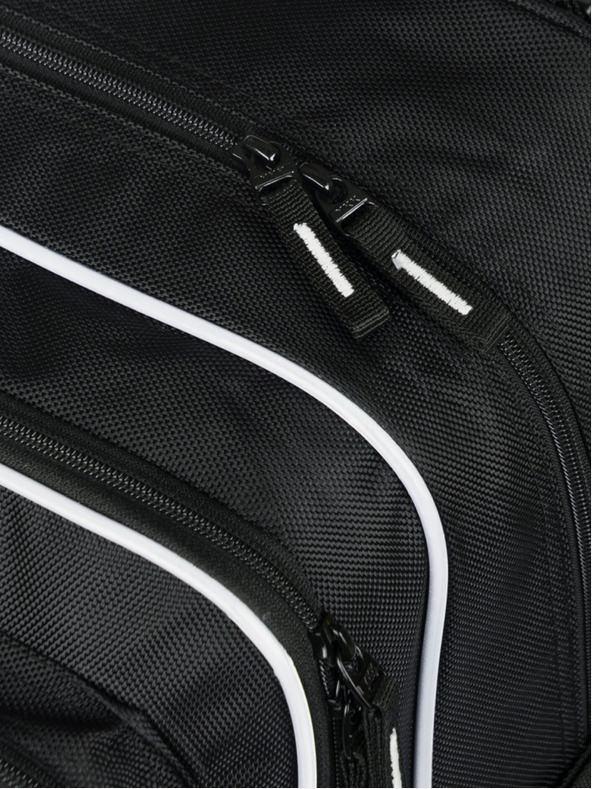 BAAGL  Черна ученическа раница Baagl Cubic Goal