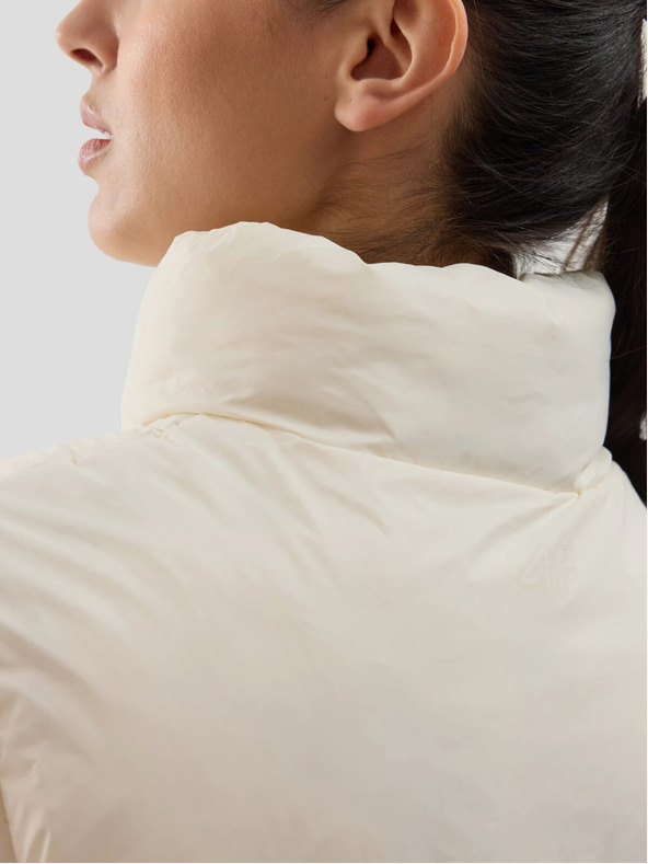 4F Дамска пухена жилетка с пълнеж от синтетични пера 4F