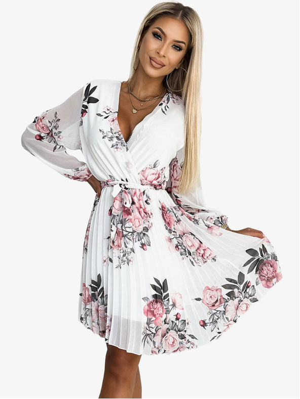 numoco Плисирана рокля с деколте, дълги ръкави и колан - бяла с рози Numoco YSABELv
