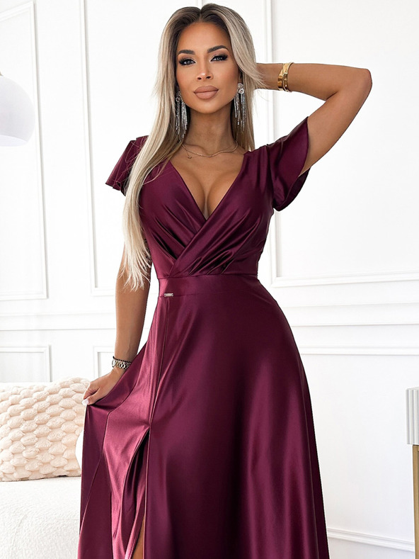 numoco Сатенена дълга рокля с деколте - бургундско Numoco CRYSTAL