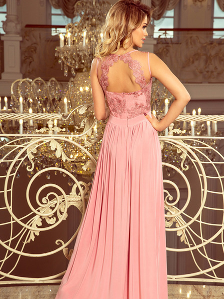 numoco Дълга рокля с бродирано деколте - розова Numoco LEA