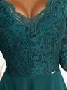 numoco Елегантна дантелена дълга рокля с деколте - зелена Numoco AMBER