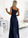 numoco Елегантна дълга сатенена рокля с деколте - тъмносиня Numoco JULIET