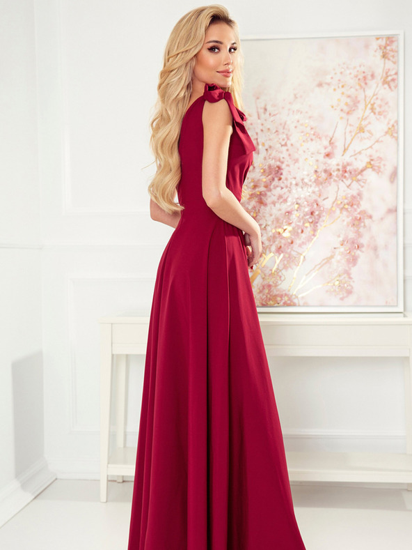 numoco Дълга рокля с деколте и връзки на раменете - бургундско Numoco ELENA