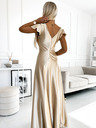 numoco Дълга сатенена рокля с деколте - златиста Numoco CRYSTAL