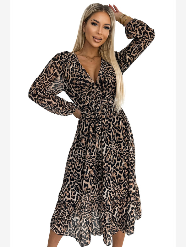 numoco По-дълга рокля от шифон с деколте, волани и колан - леопардов принт Numoco WILD