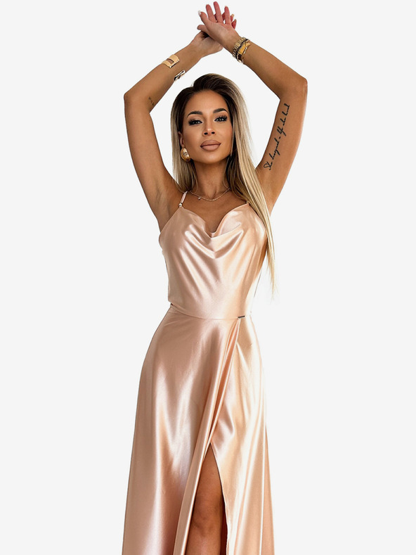 numoco Сатенена дълга рокля с ексклузивно деколте на гърба - златисто Numoco PERLA