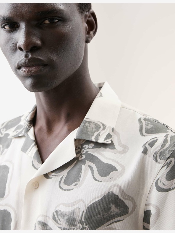 Marks & Spencer Флорална блуза с кубинска яка Marks & Spencer в бяло