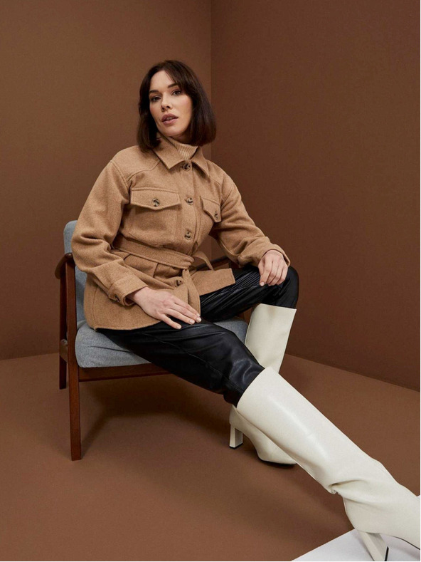 Moodo Бежова дамска риза, сако с колан Moodo