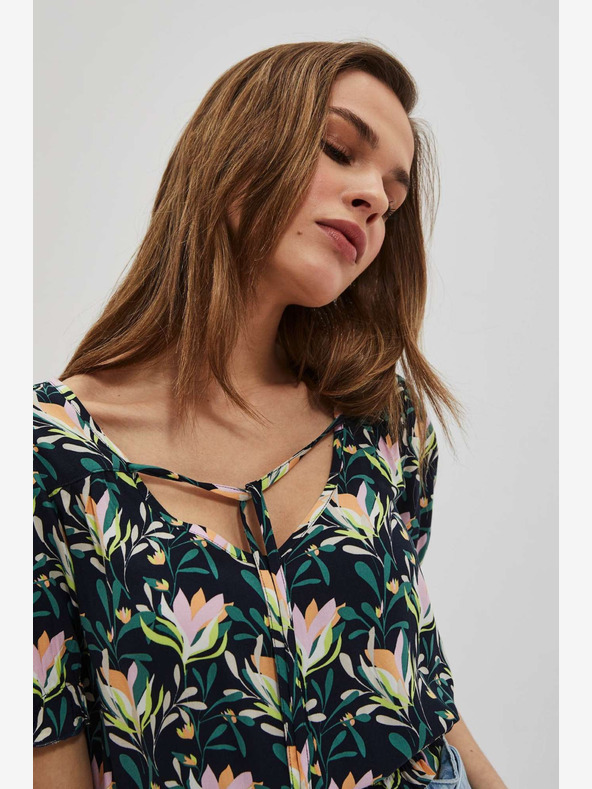 Moodo Тъмносиня блуза с цветя Moodo