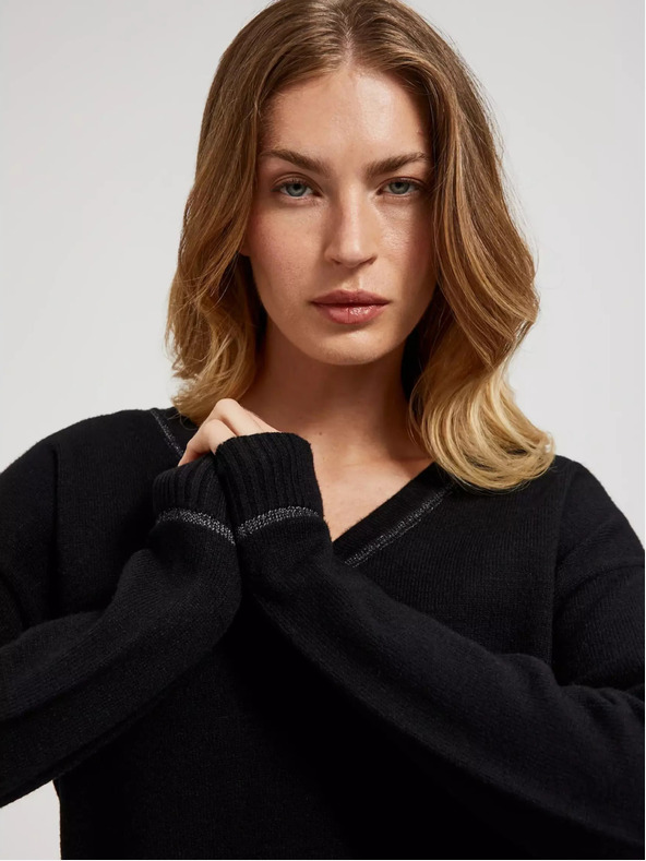 Moodo Черен пуловер с V-образно деколте и дълъг ръкав Moodo