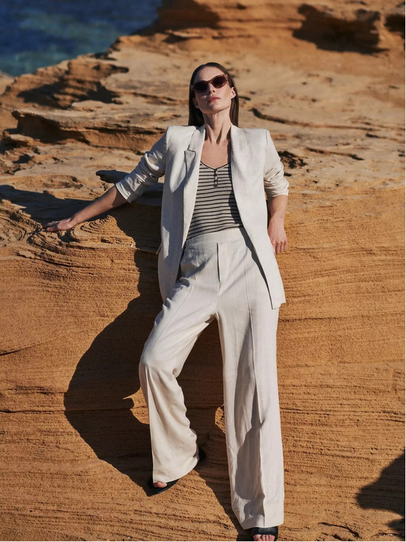 Moodo Бежов дамски блейзър Moodo