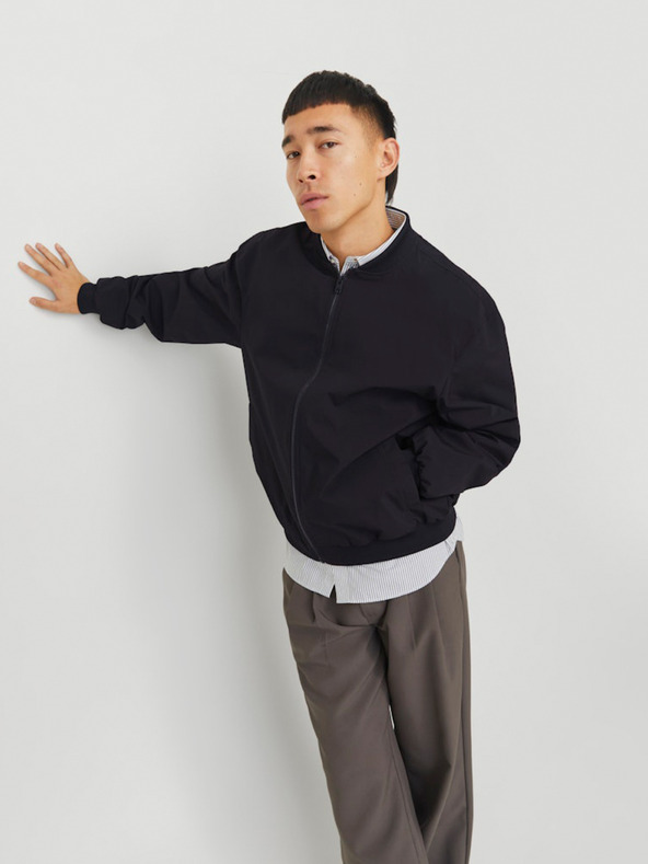 Jack & Jones Черен мъжки бомбър Jack & Jones