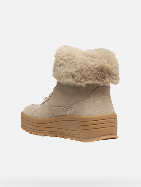 Geox Бежови дамски обувки за глезена Geox Milleiny B Abx