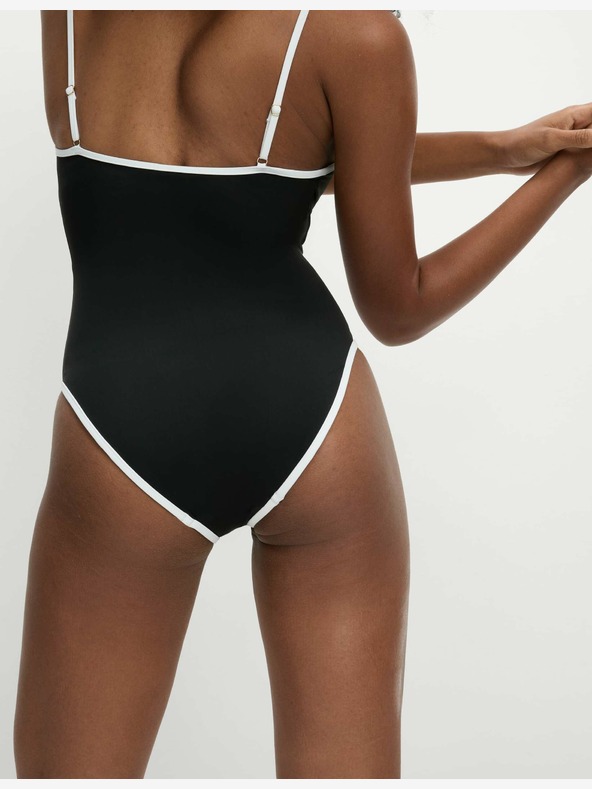 Marks & Spencer Бански костюм с контрастна украса и квадратно деколте Marks & Spencer черен