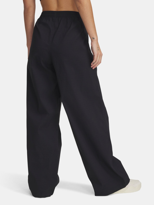 Under Armour Дамски спортни панталони Under Armour UA Unstoppable Wvn Parachute