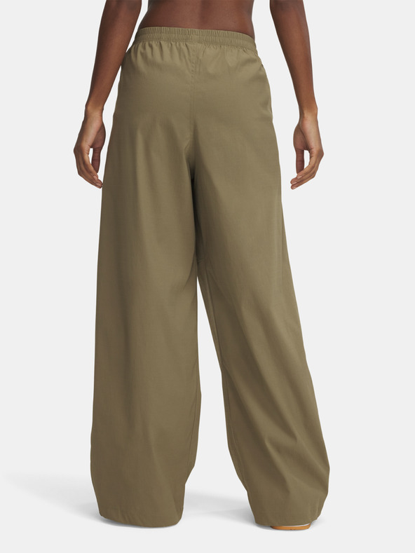 Under Armour Дамски спортни панталони Under Armour UA Unstoppable Wvn Parachute