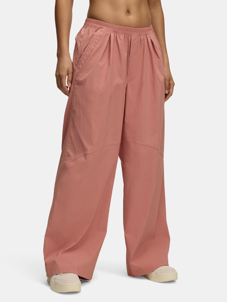 Under Armour Дамски спортни панталони Under Armour UA Unstoppable Wvn Parachute