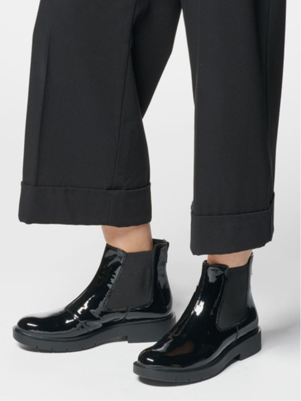 Geox Черни дамски анкл обувки Geox Spherica ec1