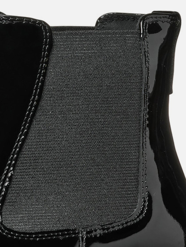 Geox Черни дамски анкл обувки Geox Spherica ec1