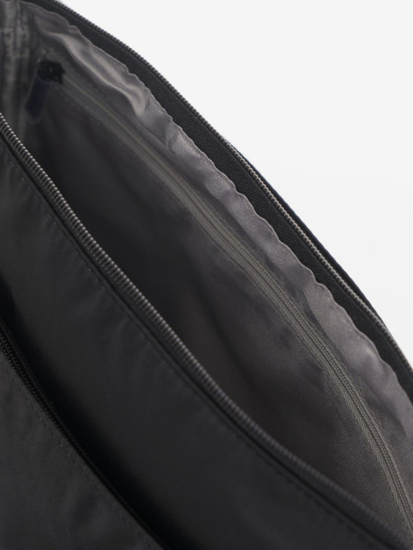 Hedgren Черна дамска чанта за кръст Hedgren Eye M