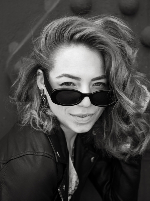 VEYREY VeyRey Овални слънчеви очила Gudmar черни