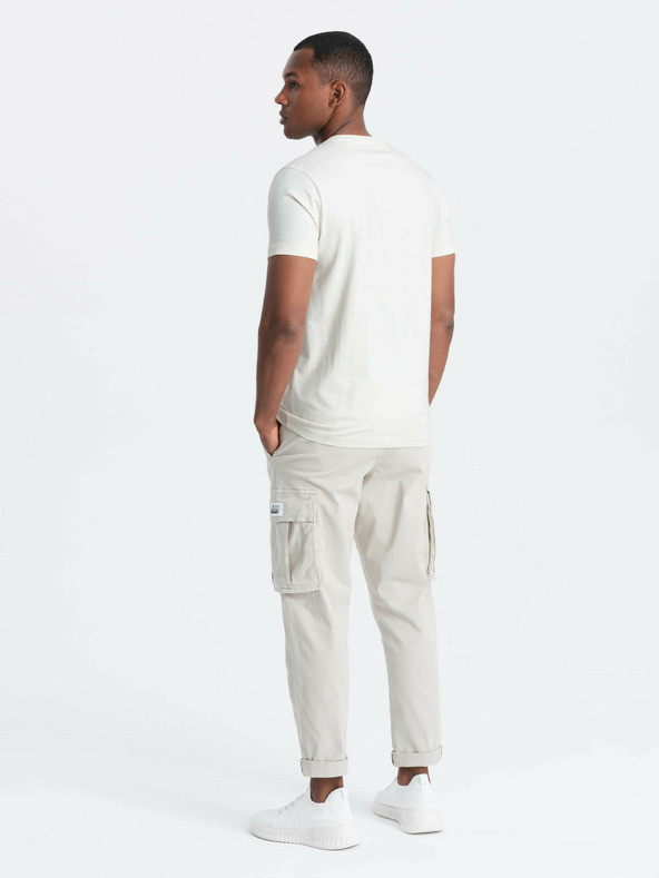 Ombre Clothing Кремава мъжка тениска с нежна бродерия Ombre Clothing