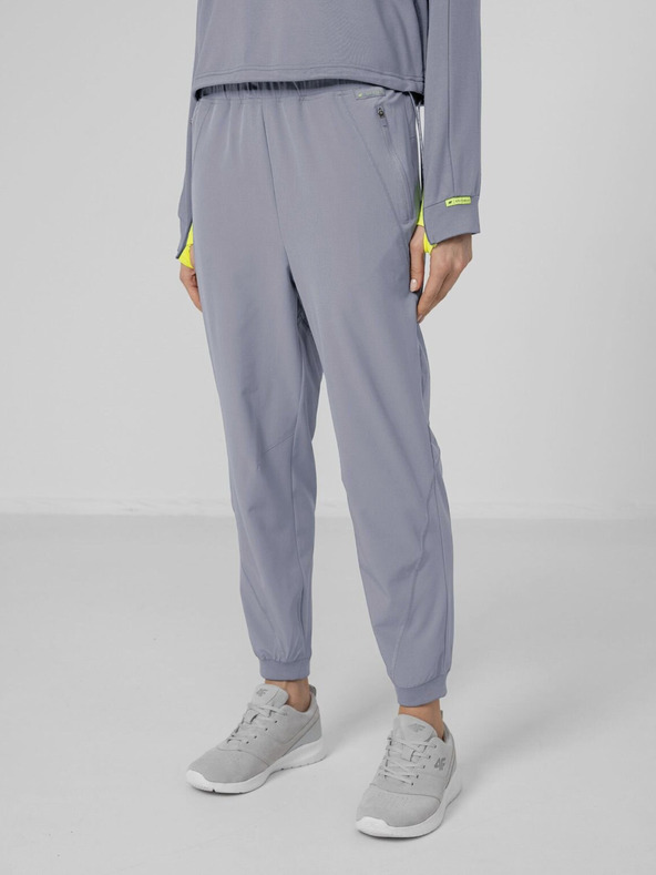 4F Дамски панталони в спортен стил 4F