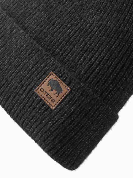 Ombre Clothing Мъжка плетена шапка с апликация Ombre Clothing