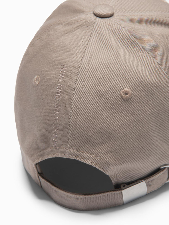 Ombre Clothing Мъжка бейзболна шапка с декоративна бродерия в бежово Ombre Clothing