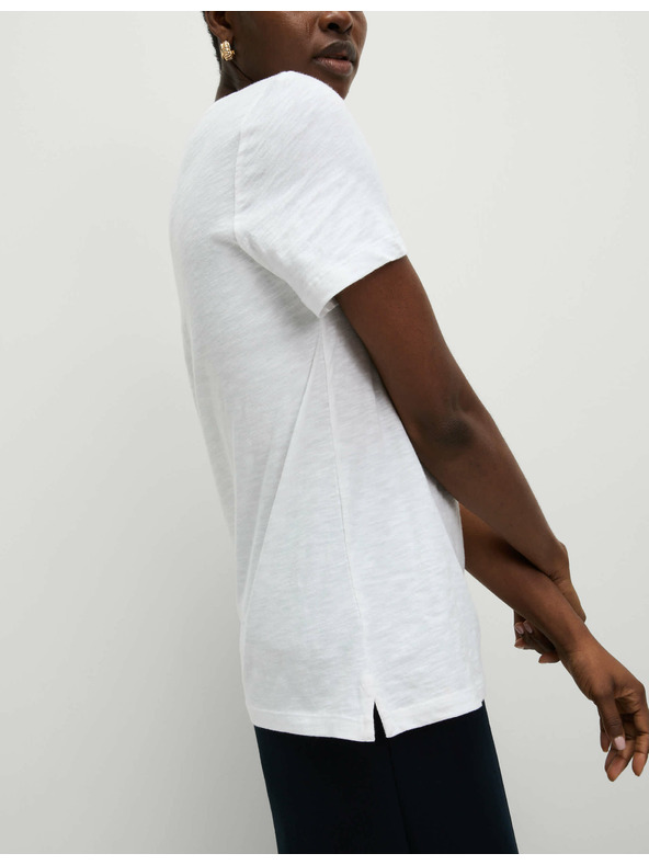 Marks & Spencer Тениска от чиста памучна материя с V-образно деколте Marks & Spencer бяло