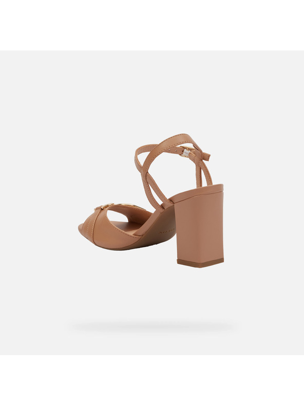 Geox Бежови дамски сандали Geox Neeraklia 80