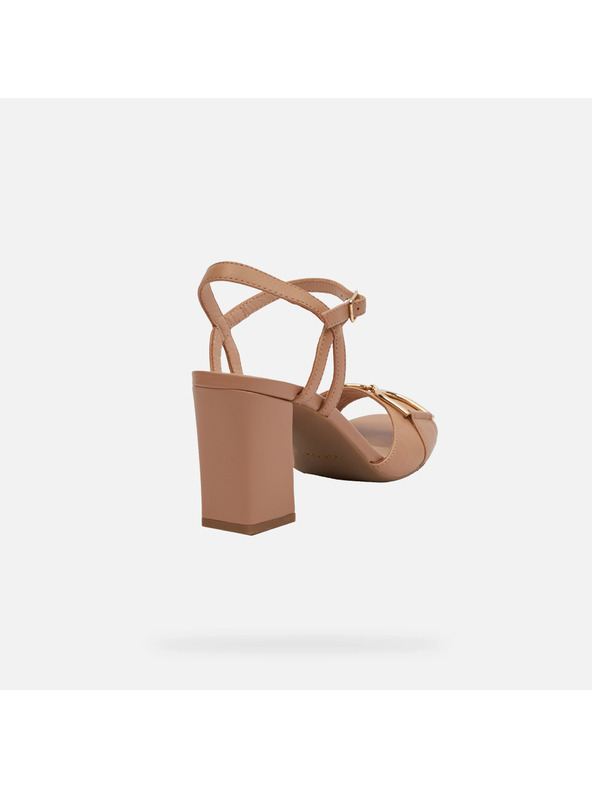 Geox Бежови дамски сандали Geox Neeraklia 80